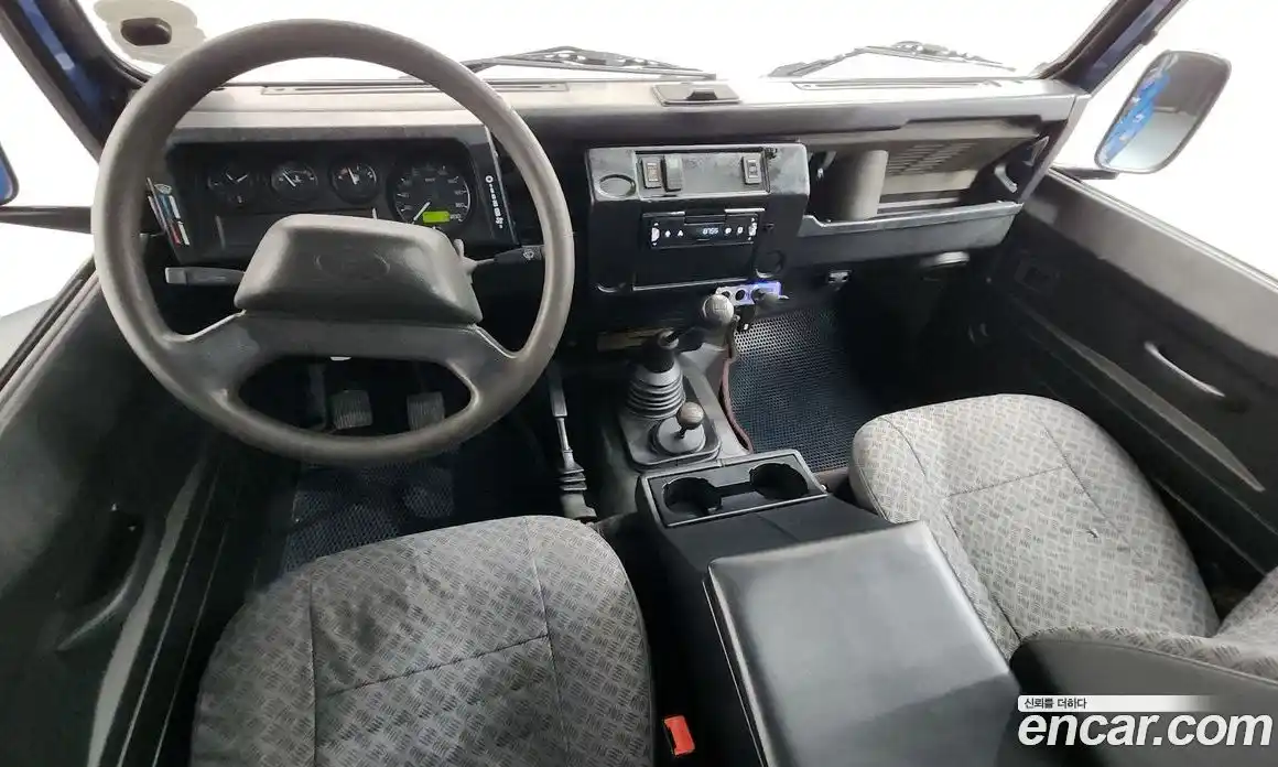 Land Rover Defender 2000 2.4 механика в Москве № 165965, фото 7