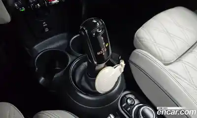 Mini Cooper Convertible 2023 2.0 гидро в Москве № 167094, миниатюра 9