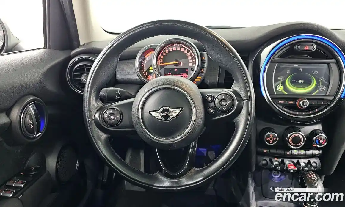 Mini Cooper 2016 1.5 гидро в Москве № 167140, фото 13