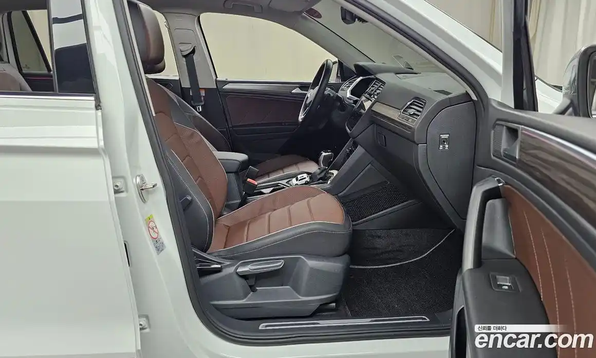 Volkswagen Tiguan 2023 2.0 гидро в Москве № 168395, фото 11