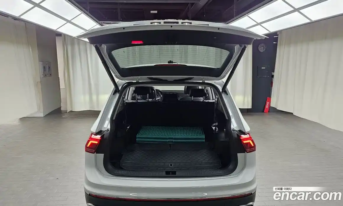Volkswagen Tiguan 2023 2.0 гидро в Москве № 168395, фото 20