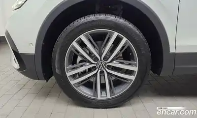 Volkswagen Tiguan 2023 2.0 гидро в Москве № 168395, миниатюра 5