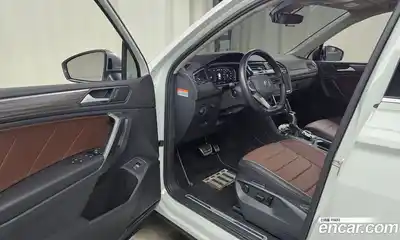 Volkswagen Tiguan 2023 2.0 гидро в Москве № 168395, миниатюра 10