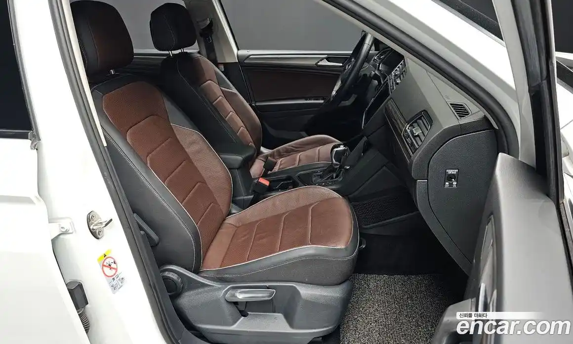 Volkswagen Tiguan 2023 2.0 гидро в Москве № 168656, фото 12