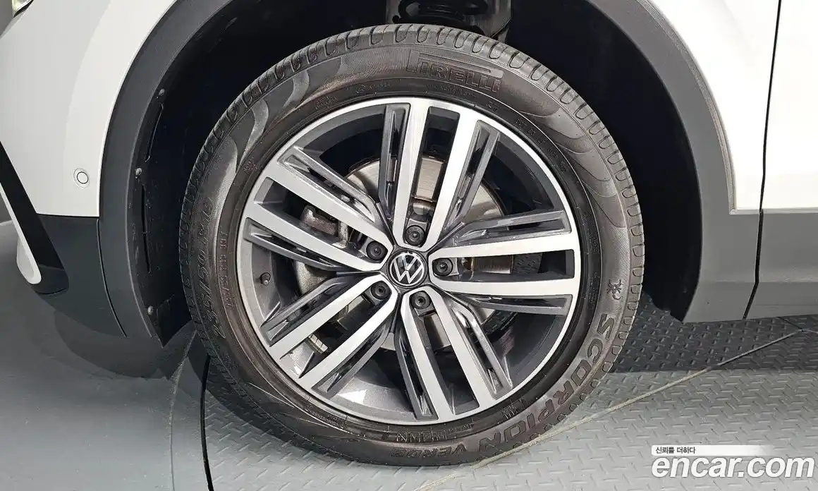 Volkswagen Tiguan 2023 2.0 гидро в Москве № 168656, фото 5