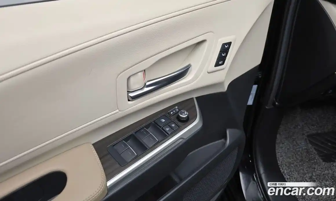 Toyota Sienna 2022 2.5 гидро в Москве № 170318, фото 17