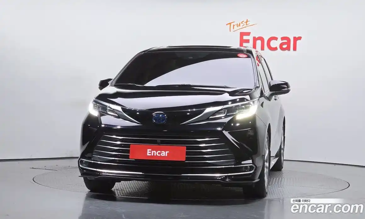 Toyota Sienna 2022 2.5 гидро в Москве № 170318, фото 3