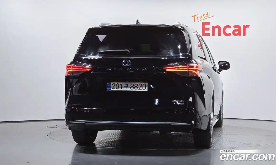Toyota Sienna 2022 2.5 гидро в Москве № 170318, фото 4