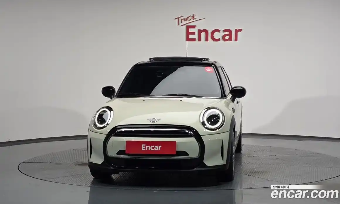 Mini Cooper 2021 1.5 гидро в Москве № 180201, фото 3