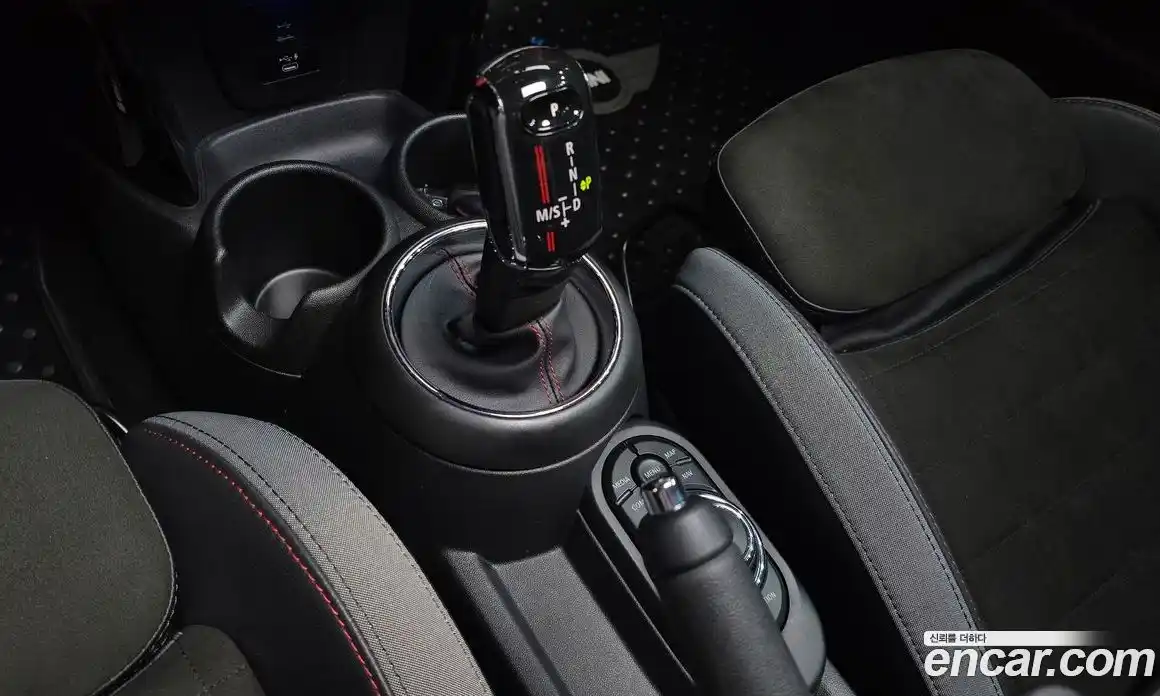 Mini Cooper 2020 2.0 гидро в Москве № 182896, фото 9