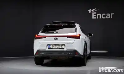 Lexus UX 2024 2.0 гидро в Москве № 198737, миниатюра 4