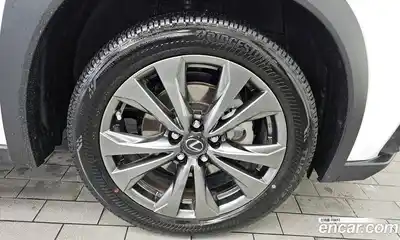 Lexus UX 2024 2.0 гидро в Москве № 198737, миниатюра 5