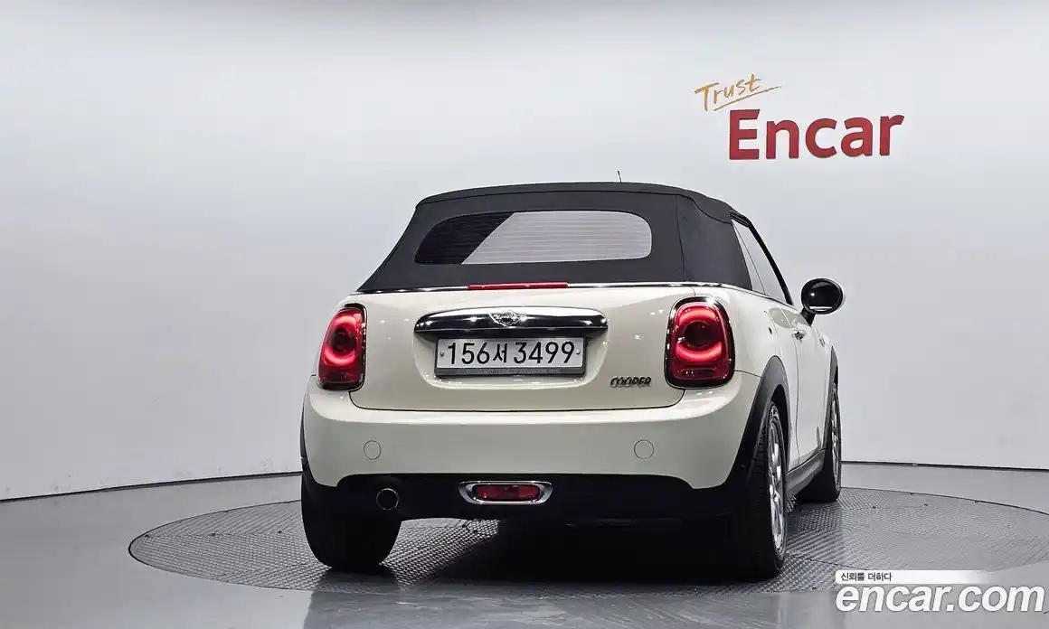 Mini Cooper Convertible 2017 1.5 гидро в Москве № 211264, фото 4