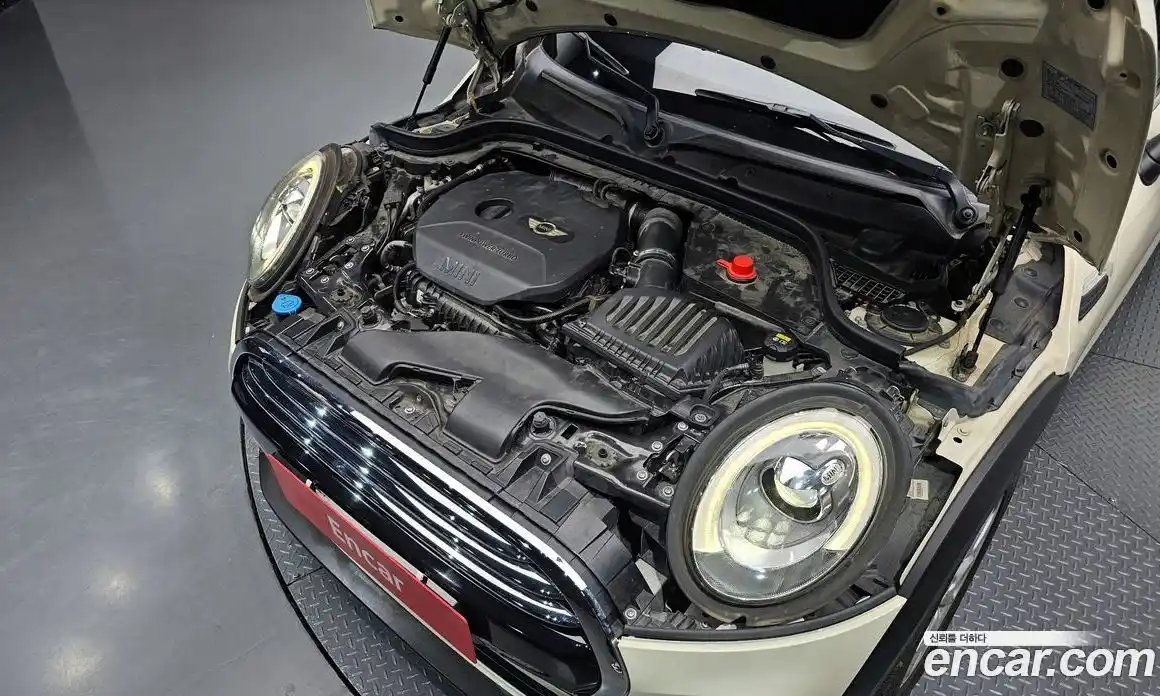 Mini Cooper Convertible 2017 1.5 гидро в Москве № 211264, фото 6