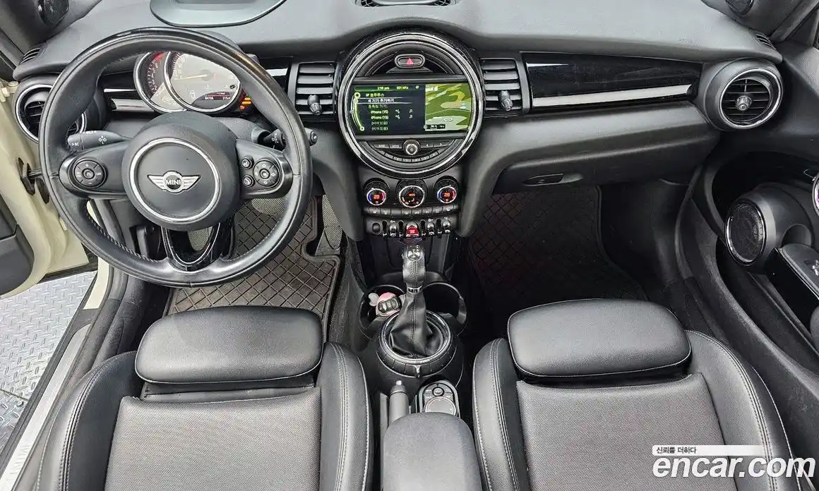 Mini Cooper Convertible 2017 1.5 гидро в Москве № 211264, фото 7