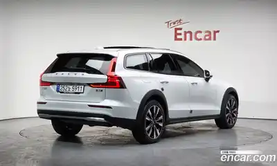 Volvo V60, 2022