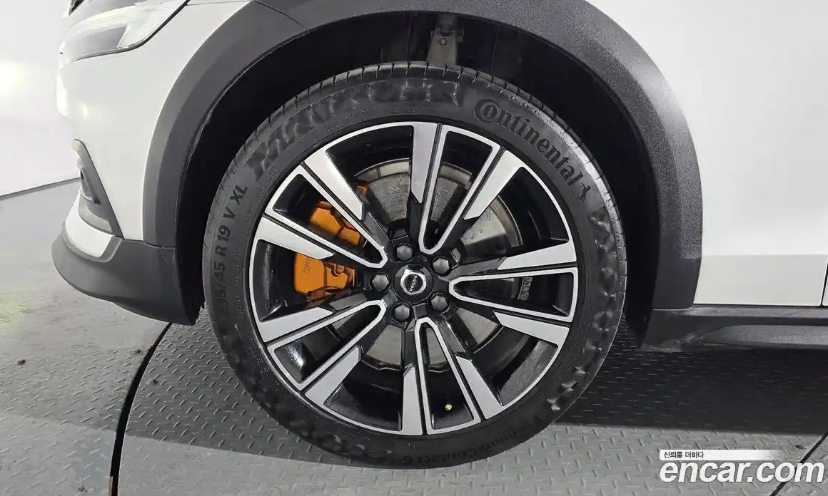 Volvo V60 2022 2.0 гидро в Москве № 212887, фото 4