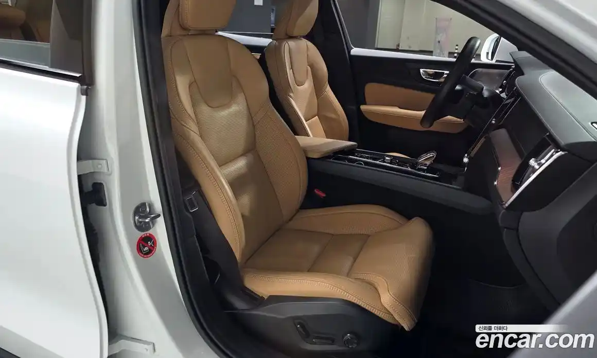 Volvo V60 2022 2.0 гидро в Москве № 212887, фото 9