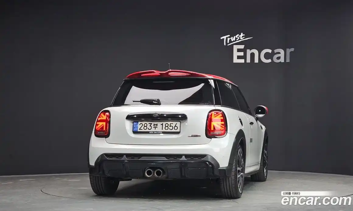Mini Cooper 2024 2.0 гидро в Москве № 214075, фото 3