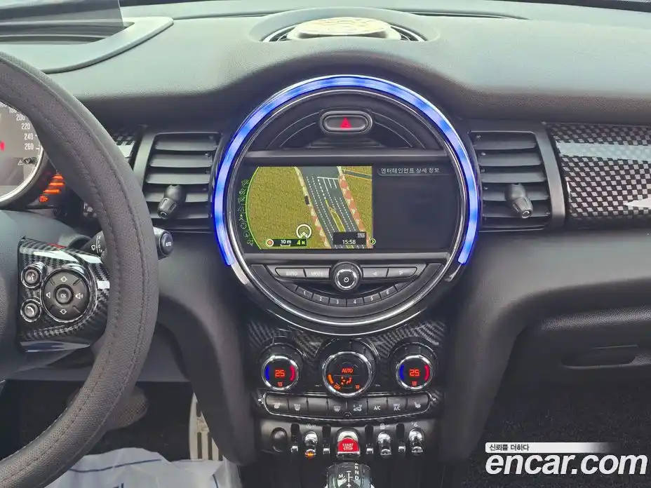 Mini Cooper 2016 2.0 гидро в Москве № 214429, фото 13