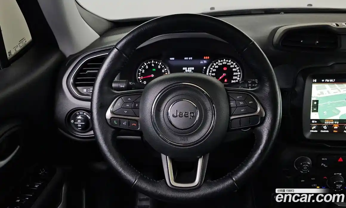 Jeep Renegade 2019 2.4 гидро в Москве № 215463, фото 14