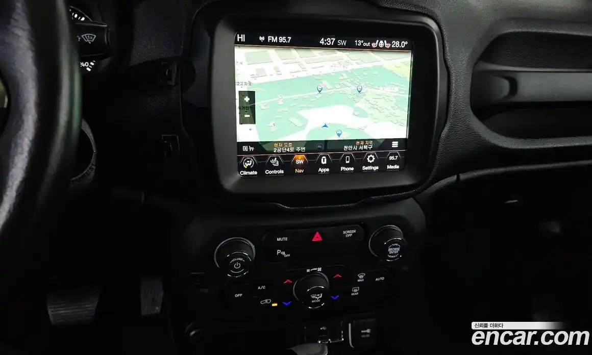 Jeep Renegade 2019 2.4 гидро в Москве № 215463, фото 15