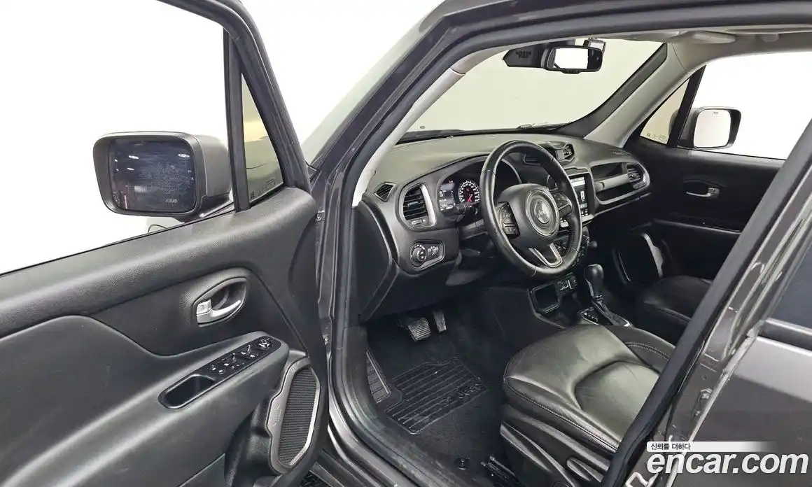 Jeep Renegade 2019 2.4 гидро в Москве № 215463, фото 10