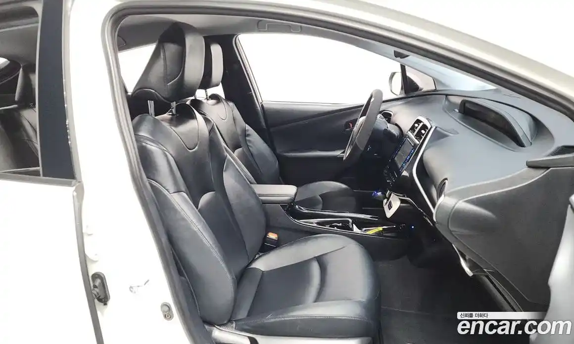 Toyota Prius 2017 1.8 гидро в Москве № 215521, фото 11