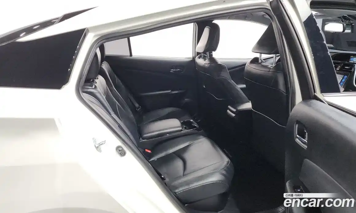 Toyota Prius 2017 1.8 гидро в Москве № 215521, фото 12