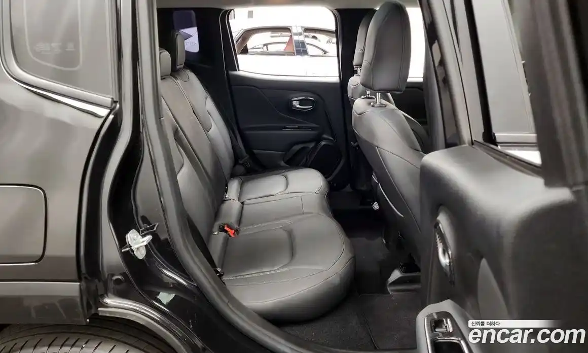 Jeep Renegade 2020 1.6 гидро в Москве № 232436, фото 12