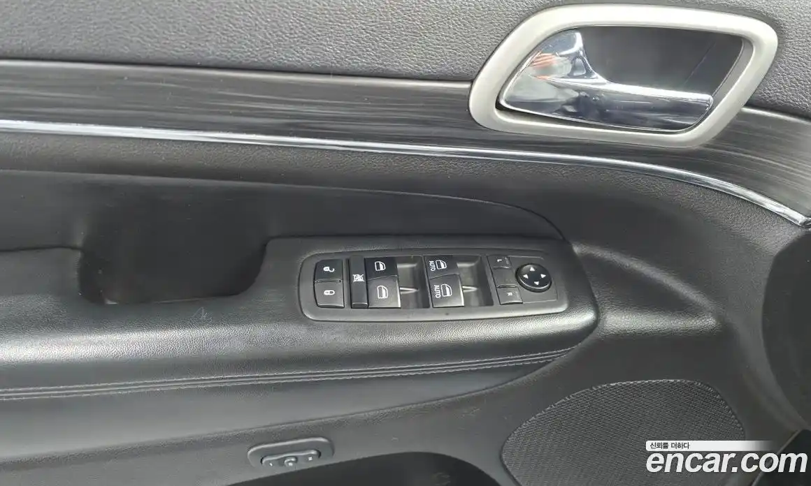 Jeep Cherokee 2019 3.6 гидро в Москве № 232473, фото 17