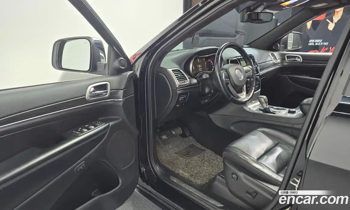 Jeep Cherokee 2019 3.6 гидро в Москве № 232473, фото 10