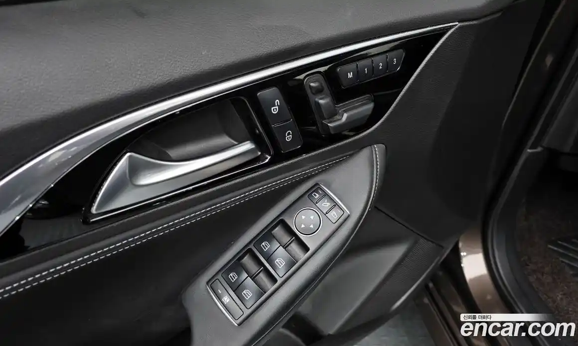 Infiniti Q30 2017 2.0 гидро в Москве № 247083, фото 11