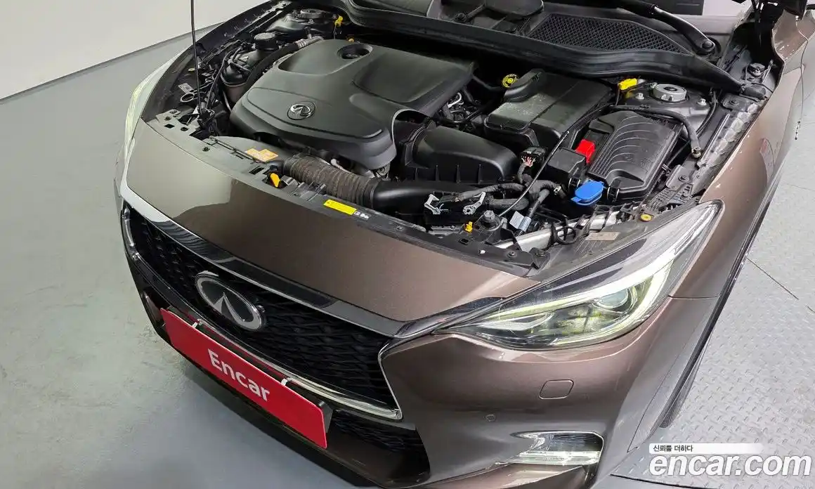 Infiniti Q30 2017 2.0 гидро в Москве № 247083, фото 6