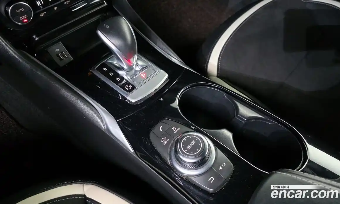 Infiniti Q30 2017 2.0 гидро в Москве № 247083, фото 9