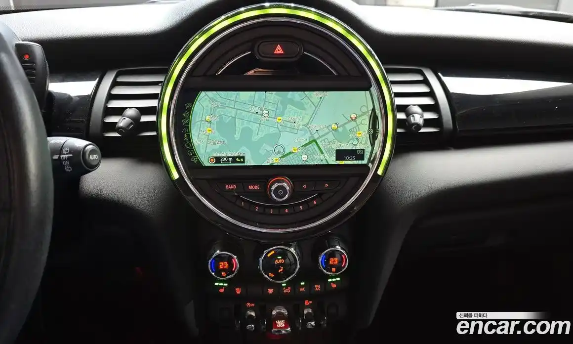 Mini Cooper 2014 1.5 гидро в Москве № 253469, фото 17