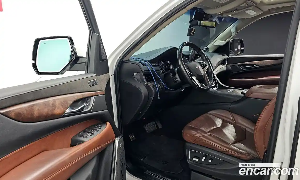Cadillac Escalade 2018 6.2 гидро в Москве № 256471, фото 12