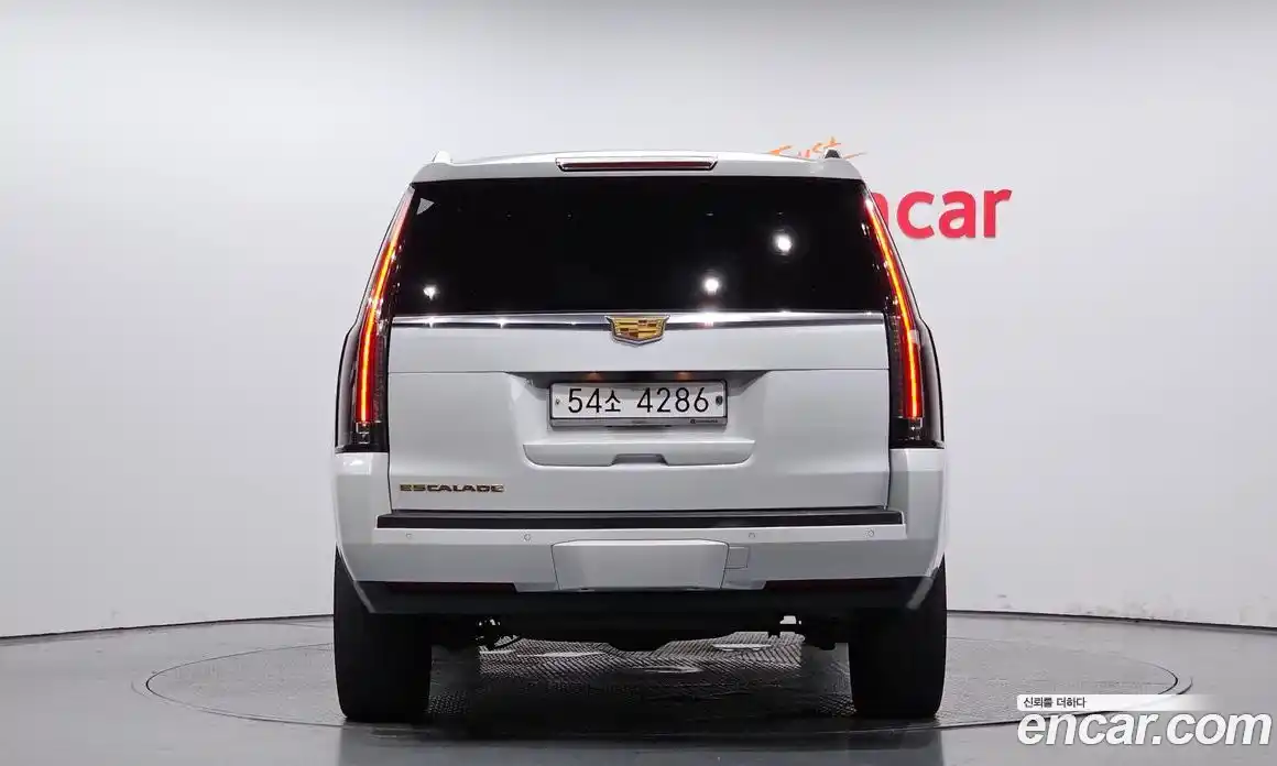 Cadillac Escalade 2018 6.2 гидро в Москве № 256471, фото 4
