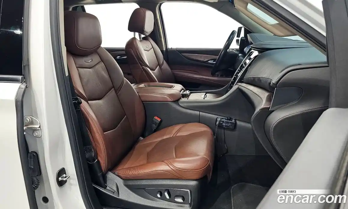 Cadillac Escalade 2018 6.2 гидро в Москве № 256471, фото 10