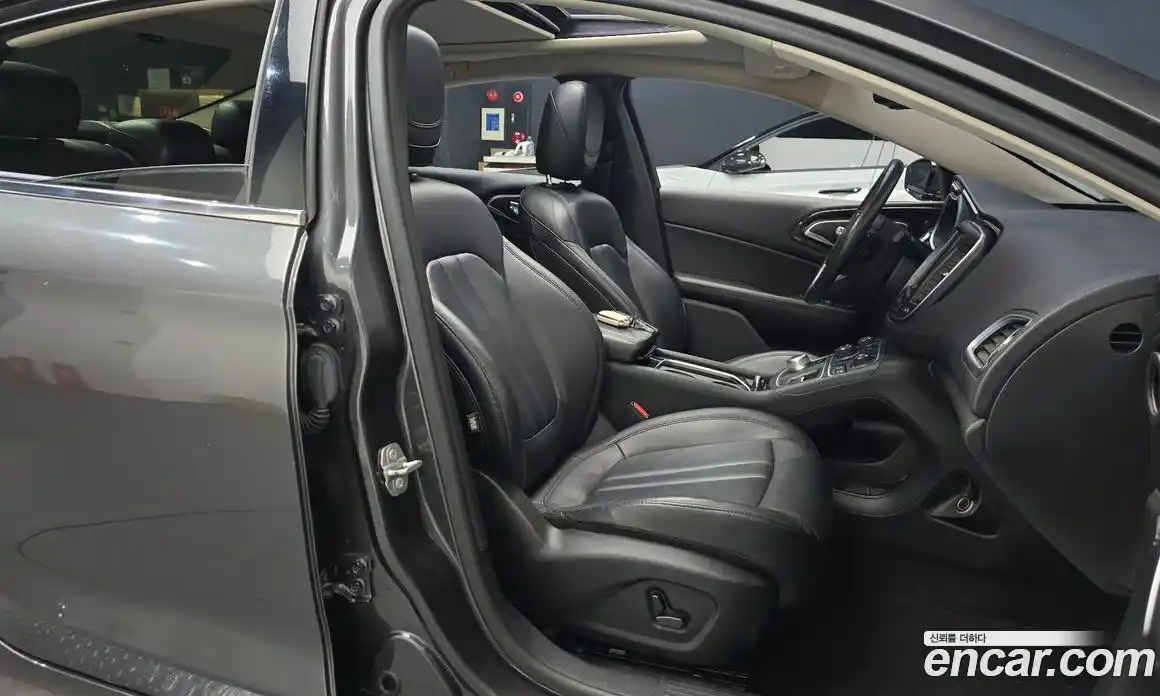 Chrysler 200 2015 2.4 гидро в Москве № 256749, фото 10