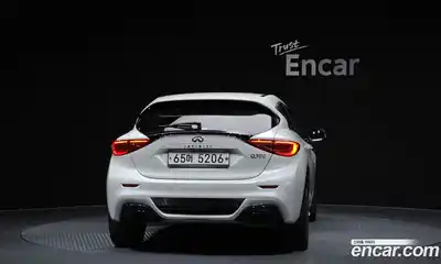Infiniti Q30 2017 2.0 гидро в Москве № 266734, миниатюра 4