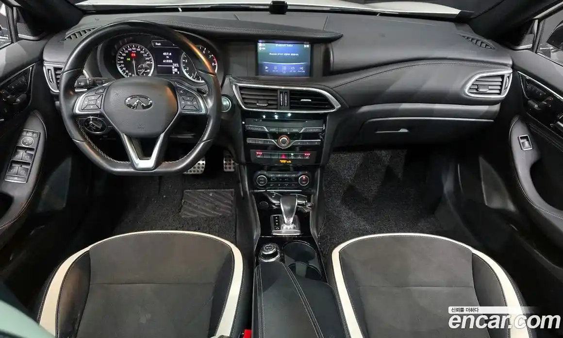 Infiniti Q30 2017 2.0 гидро в Москве № 266734, фото 7