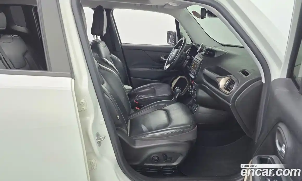 Jeep Renegade 2015 2.0 гидро в Москве № 278916, фото 11