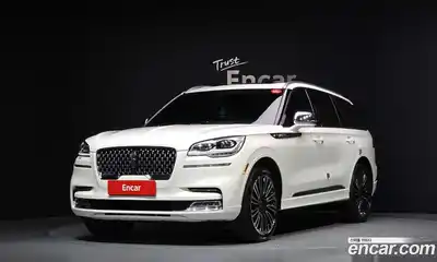 Lincoln Aviator, 2022