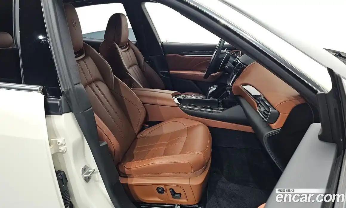 Maserati Levante 2020 3.0 гидро в Москве № 282740, фото 12