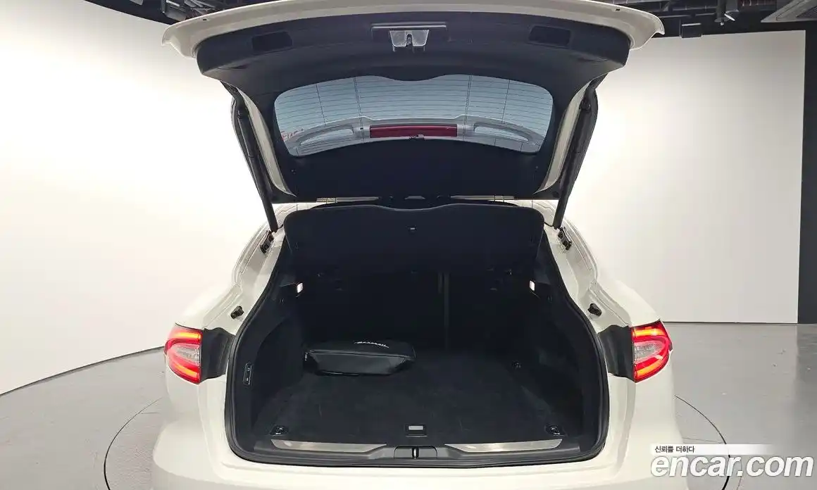 Maserati Levante 2020 3.0 гидро в Москве № 282740, фото 20