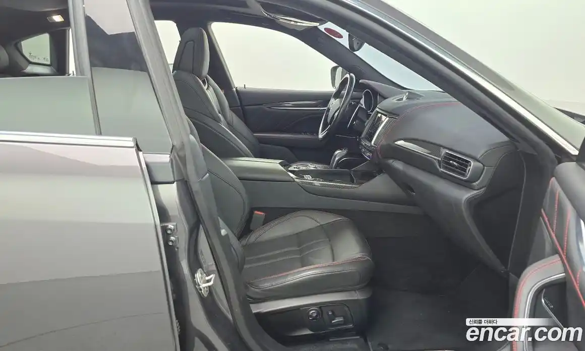 Maserati Levante 2020 3.0 гидро в Москве № 282820, фото 11