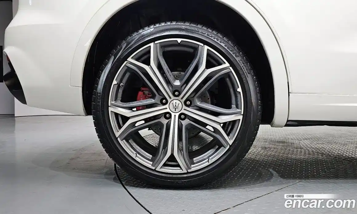 Maserati Levante 2020 3.8 гидро в Москве № 282829, фото 5