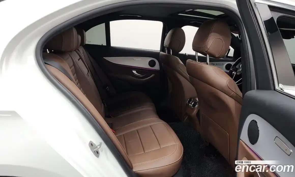 Mercedes-Benz E-Class 2021 2.0 гидро, фото 12
