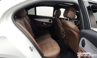 Mercedes-Benz E-Class 2021 2.0 гидро, миниатюра 12
